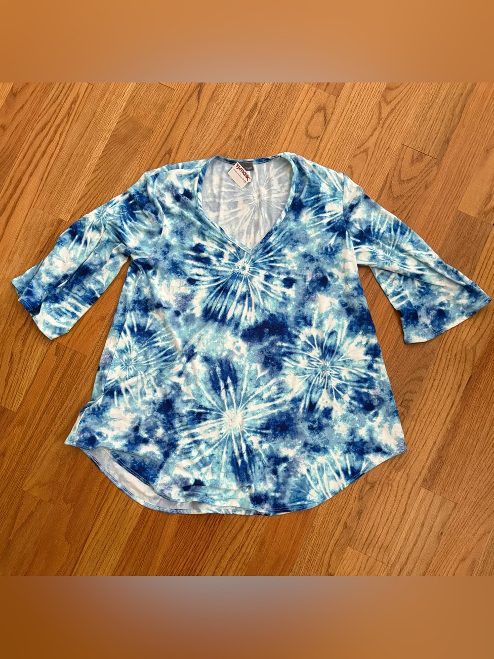 Jordan Taylor Large Tie-Dye V-Neck 3/4 Sleeve Top - Blue